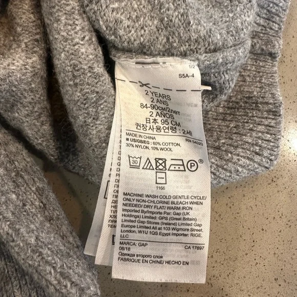 Baby GAP Grey Striped Crewneck Sweater Size 2T - Picture 4 of 4